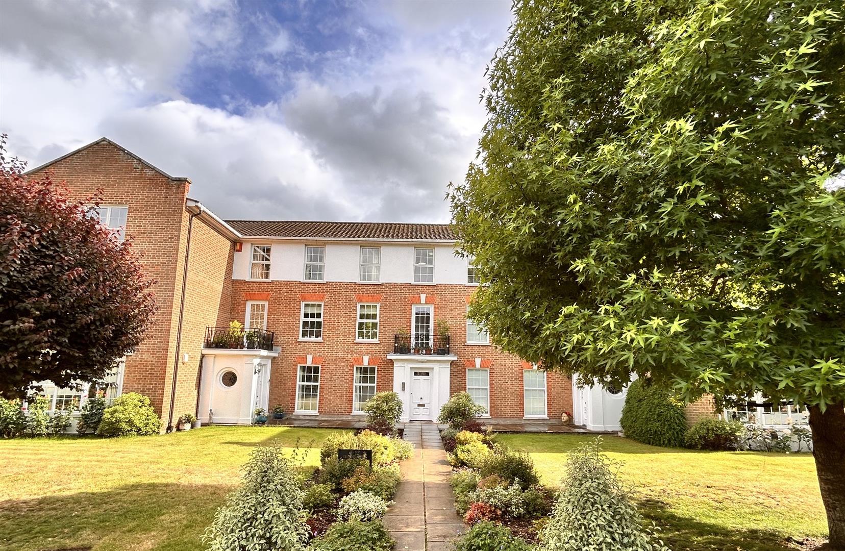 Phyllis Court Drive, Henley-On-Thames